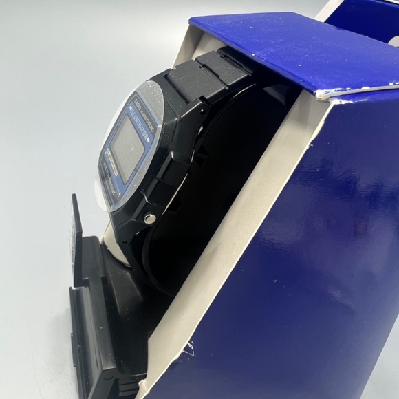 Casio Illuminator Unisex  Watch F105-10S. NWOT - Picture 3 of 4